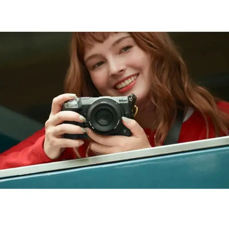 دوربین Nikon Z5 II، دوربین Canon EOS R8 Mark II