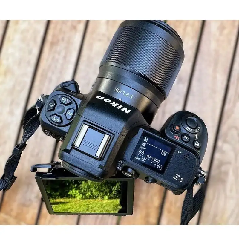 دوربین حرفه‌ای Nikon Z8