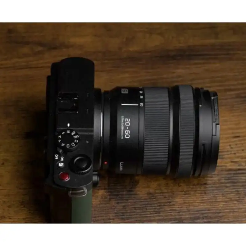 دوربین فول‌فریم Panasonic Lumix S9