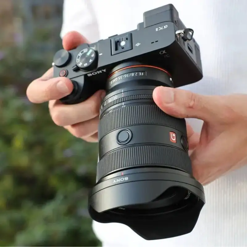 دوربین فول فریم سونی Sony A7C II از پرفروش‌ترین دوربین‌های ژاپن