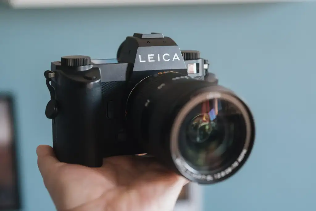 طراحی و بدنه دوربین Leica SL3-P