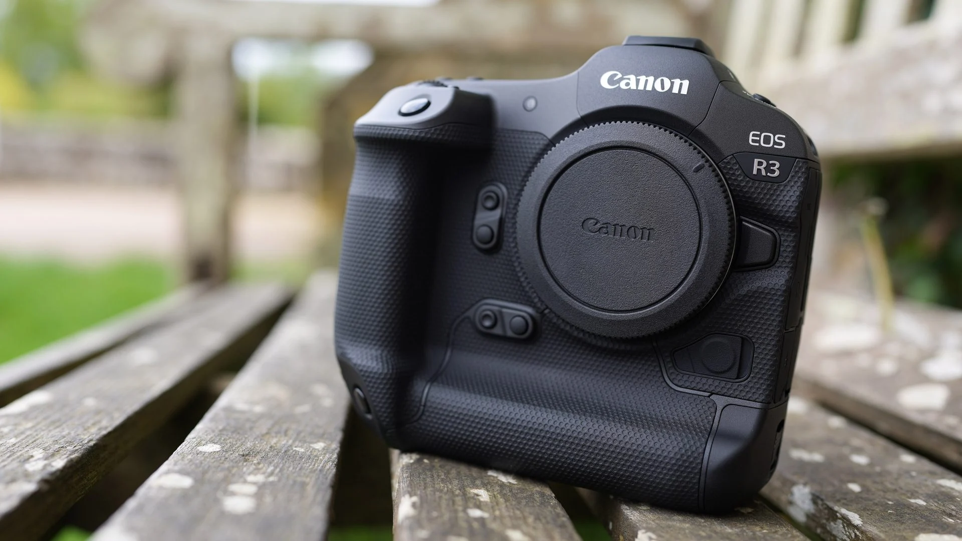 بررسی بهترینی دوربین کانن Canon EOS R3 که در سال 2023 بخرید؟